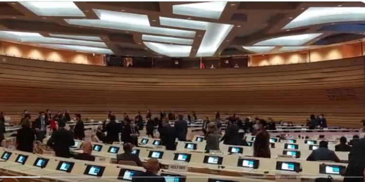 Video që po shpërndahet me shpejtësi! Lavrov kërcënon BE-në dhe SHBA-në: Shihni veprimin që bëjnë diplomatët e pranishëm në sallë