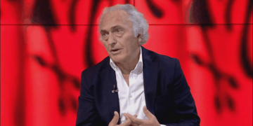 Frrok Çupi i alarmuar, tregon prapaskenat e protestave dhe bën deklaratën e fortë: Po shfaqet si ‘barbar i pamëshirshëm’. Jemi i vetmi komb i Europës që…