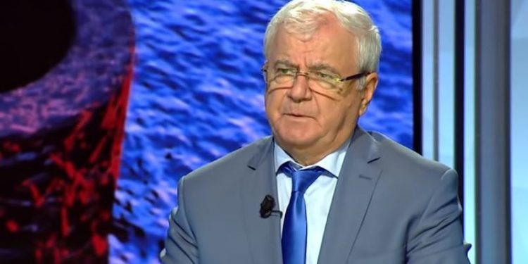 Avokati plas “bombën”: Më 6 mars Berisha manipuloi dhe bleu votat! Ish-kryeministri ka ngritur fraksion antiamerikan, është i tmerruar nga dështimi i Rusisë në Ukrainë