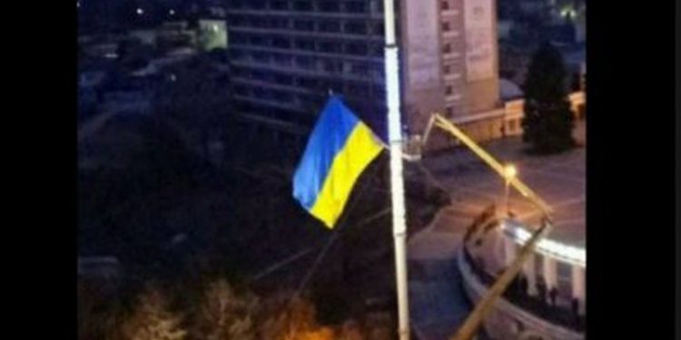 Moment i trishtë! Forcat ruse marrin nën kontroll qytetin e Melitopolit: Ulet flamuri i Ukrainës në sheshin kryesor