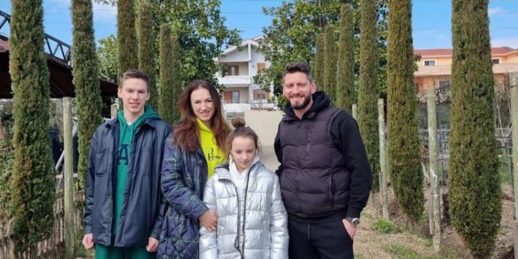 Mbërrijnë refugjatët e parë ukrainas në Tiranë