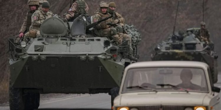 Ushtarët britanikë nuk zbatojnë urdhrat, i bashkohen luftës në Ukrainë, zyrtari: Të kthehen, mbajnë përgjegjësi personale!