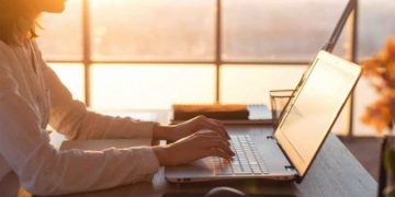 Puna para orës 10:00 e dëmshme për shëndetin, studimi e vërteton këtë