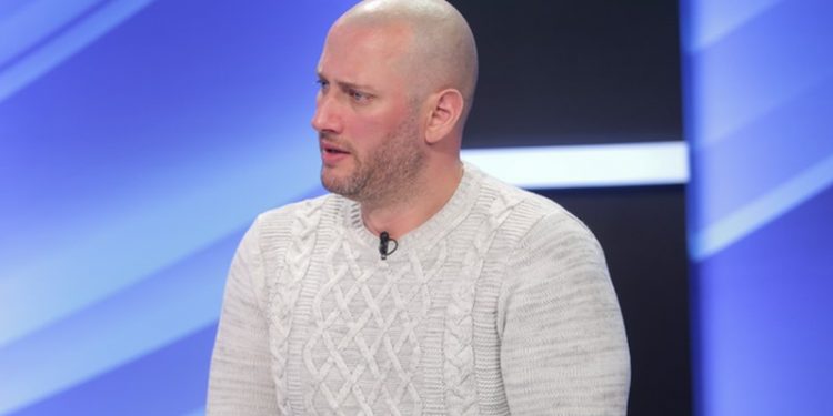 Portokallisë do i mungoi polici! Florian Binaj “ndërron profesion” ikën nga Portokallia dhe i lë ndjeksit me zëmër të ngrirë