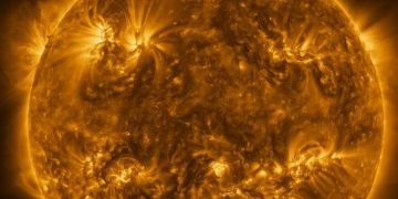 Shkencëtarët të shqetësuar! Valët misterioze me frekuencë të lartë po vërtiten në drejtim të kundërt me rrotullimin e diellit