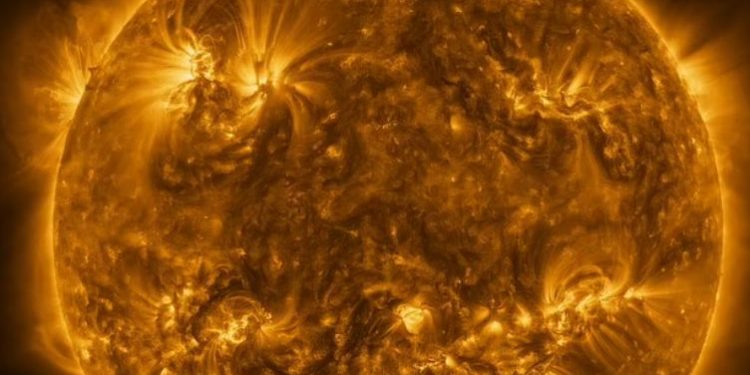 Shkencëtarët të shqetësuar! Valët misterioze me frekuencë të lartë po vërtiten në drejtim të kundërt me rrotullimin e diellit