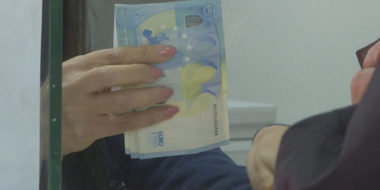 Mashtrimi me trashëgiminë nga Afrika, si “fluturuan” eurot e 4 shqiptarëve