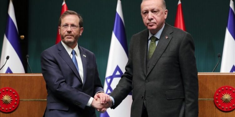 Erdogan pas 14 vitesh pret në takim një president Izraelit, diskutojnë për rigjallërimin e dialogut politik