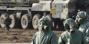 “Teori konspirative të pabaza dhe të papërgjegjshme”! Rusia kërkon pretekst për përdorimin e armëve kimike në Ukrainë