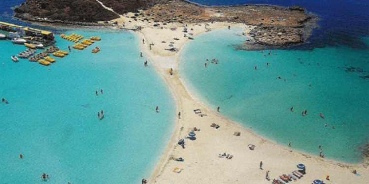 Frikë në ishullin e “njerëzve të Putinit”