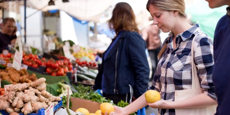 Tregtarët e mallrave dhe partitë politike po bëjnë biznes në dëm të qytetarëve: Stop matrapazëve dhe babëzisë
