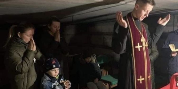 Të shkëmbesh letra me një ukrainas, në kohë lufte…