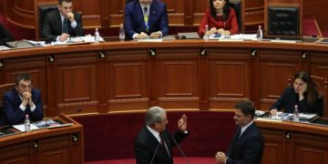 PD në agoni nga karrigia e kryetarit në “tokën e xanun” nga demokomunisti