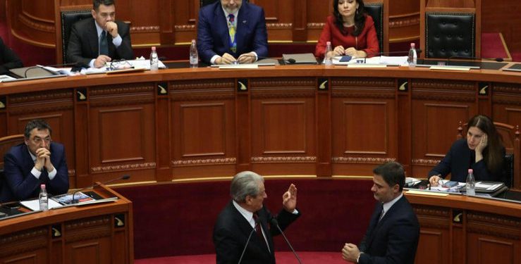 PD në agoni nga karrigia e kryetarit në “tokën e xanun” nga demokomunisti