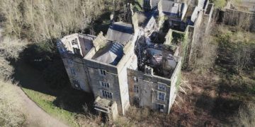 Vdekja misterioze e gruas në pus! Brenda rezidencës së braktisur të shekullit të 18-ë: Ja çfarë fsheh godina (Video)