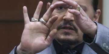 Rrëfim shokues nga Johny Depp në gjykatë: Ime shoqe më ka rrahur, mbyllesha në banjë që mos haja dru!