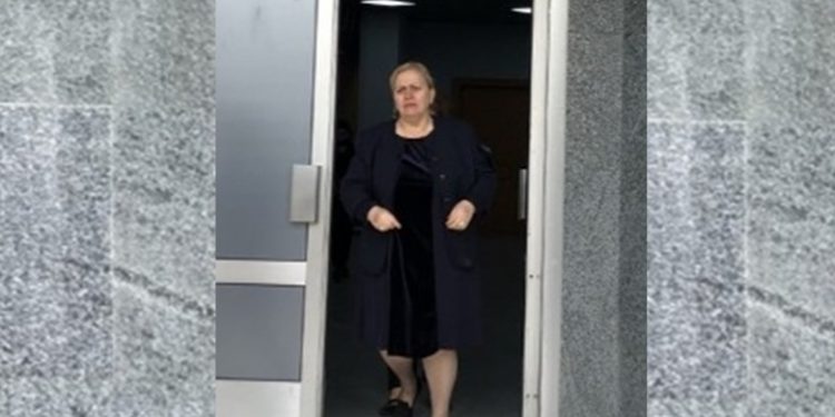 Dosja e gjyqtares Fida Osmani, porositi 3 shtëpi te kompania që i gjykonte çështjet, nuk deklaroi zyra e transaksione! Dyshime se burri i saj fshehu një vilë! Bëri gjyqe në avion