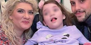 Nëna që vrau 3 vajzat në Greqi/ Kush ishte “miku” i familjes me të cilin kishte lidhje të fshehtë