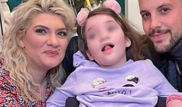 Nëna që vrau 3 vajzat në Greqi/ Kush ishte “miku” i familjes me të cilin kishte lidhje të fshehtë