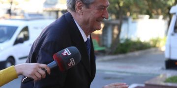 Berisha “fal” dietat që nuk ekzistojnë!  Një reagim që tregon se sa i “varfër” është: Ai nuk e shikon fare rrogën në llogarinë bankare