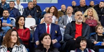 Edi Rama “rehabiliton” Armand Dukën…