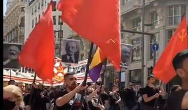VIDEO/ Të majtët spanjollë, në mes të Madridit me portretet e Enver Hoxhës!