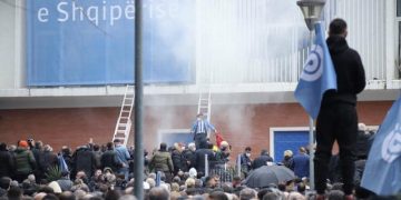 Astrit Patozi i përgjigjet Berishës: Faleminderit, por nuk jam në kërkim…