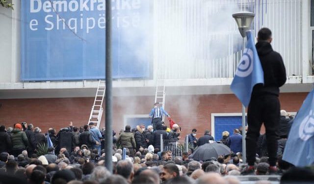 Astrit Patozi i përgjigjet Berishës: Faleminderit, por nuk jam në kërkim…