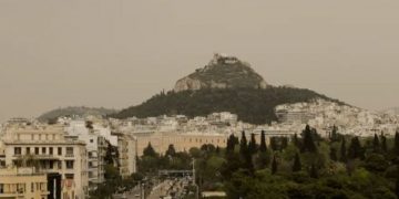 Pluhuri afrikan “pushton” Athinën! Autoritetet japin alarmin dhe iu bëjnë thirrjen e menjëhershme: Si të mbroheni!