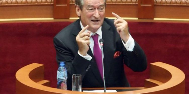 Socialistët masakrojnë Berishën dhe e cilësojnë gjeneral të vdekur të një ushtrie të gjallë, Alibeaj përplaset me Felajn, Xhaçka me Shehajn