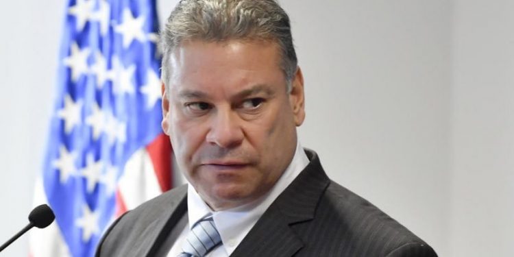 Escobar dhe zyrtari i Thesarit Amerikan: Nuk ndëshkojmë vetëm ata që kanë ikur nga pushteti, por edhe ata që kërcënojnë me destabilizimin e rajonit dhe janë të korruptuar