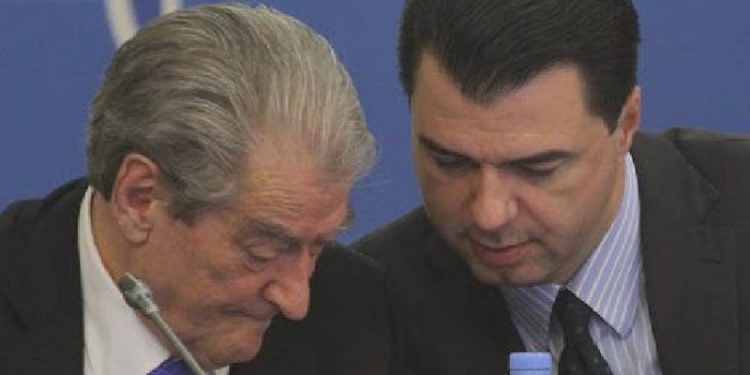 Kokë më kokë me Bashën për kreun e PD-së? Sali Berisha e thotë troç: Unë kam pasur përballë Azem Hajdarin…