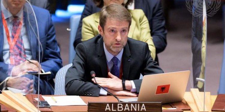 Tirana dhe Beogradi përplasen ashpër për ‘Shqipëria e Madhe’ në OKB