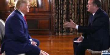 “Je shumë budalla”! Pyetja e gazetarit nxjerr nga vetja Donald Trump, urdhëron stafin: Fikini kamerat! (Video)