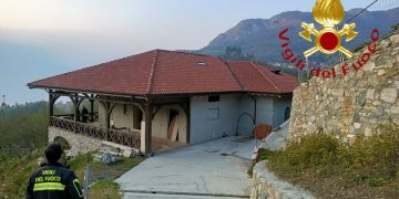 “Hakmarrje” për Ukrainën, vila e prezantuesit të televizionit shtetëror rus në liqenin e Komos përfshihet nga flakët