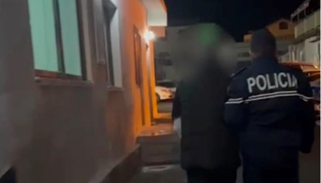 Burgu që pret VIP-at e fillon me drejtorin e tij! Prokuroria urdhër arresti për drejtuesin e burgut të Reç-it