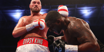 VIDEO/ Tyson Fury ruan titullin kampion bote, momenti kur hedh në tokë Dillian Whyte në raundin e gjashtë