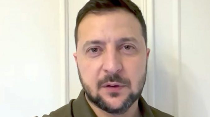 Zelensky në delir sikur të ketë fituar luftën! Falënderon Orkestrën Kalush të Ukrainës për fitoren e “dhuruar” në Eurovision