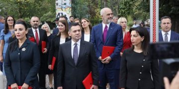 Kufizime për ministrat: Rama i’u ndalon takimet me biznesmenë, bixhozin dhe shkeljen e… rregullave të qarkullimit