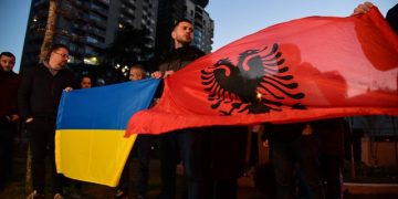 Mbi 900 ukrainas të strehuar në Shqipëri