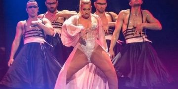 Tërhiqeni Ronelën fare nga Eurovisioni, boll qesharakë na ka bërë