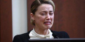 Si do të ndikonte në gjyq nëse Amber Heard gënjeu gjatë dëshmisë së saj?