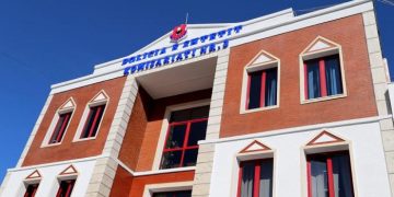 Ndërron jetë polici  që u qëllua me armë nga kolegu i tij në komisariatin 3 në Tiranë