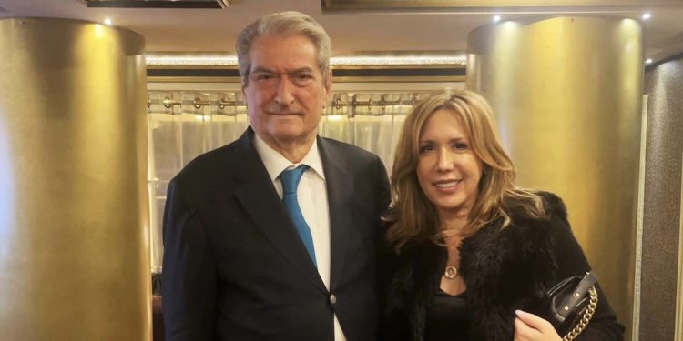 “Sharra” e Saliut në dorë të Kokalarit për të ndarë Amerikën… njollë për demokratët