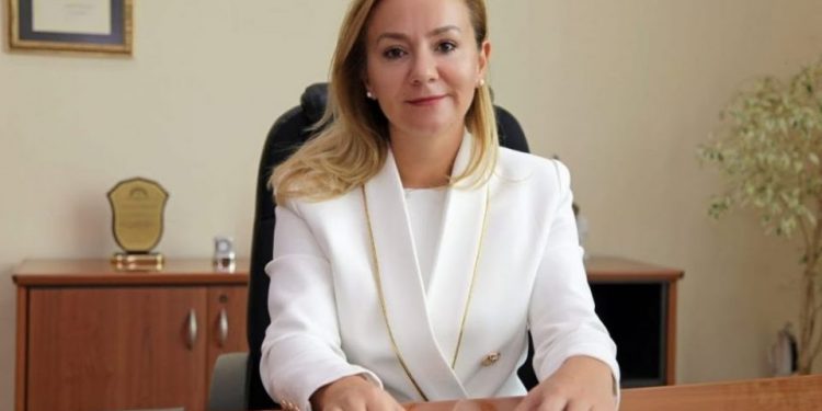 Skandalet e rektores së Universitetit të Durrësit Kseanela Sotirofski, vjedhje, nepotizëm dhe nën ‘urdhrat’ e Vangjush Dakos