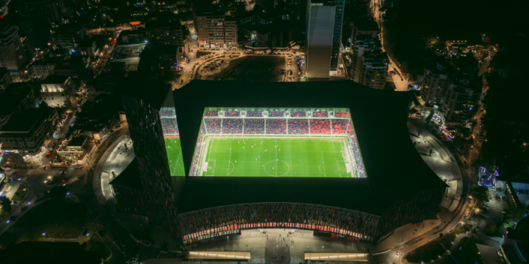 “Po e presin finalen me entuziasëm, qyteti ka një stadium të bukur”! Ambasadori italian u tregon Tiranën: Do ndiheni si në shtëpinë tuaj