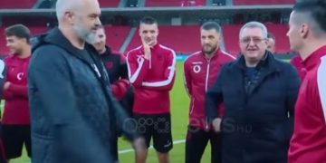 “Italianët janë shqiptarë të veshur me Versace”! Edi Rama flet për finalen: Tiranë është një Romë e vogël, Feynord luan në transfertë