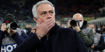 Kush do vijë në Tiranë më 25 Maj?! Murinjo kërkon biletën për në “Air Albania” nga “Olimpik, apel tifozëve: “Mos ejani në stadium për të parë ndeshjen, ejani për të luajtur”!