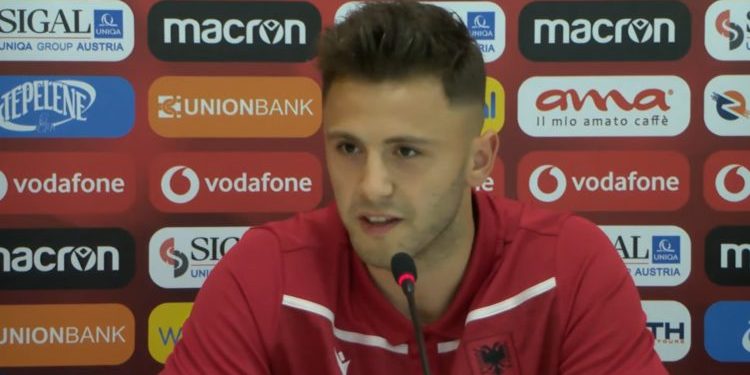 “Lojtarët e Shqipërisë po luajnë në gjithë Europën”, Vrioni tregon forcën: Nga Premier League te Champions League, Kumbulla fitoi trofeun