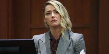 Amber Heard pas humbjes së gjyqit: Jam zemërthyer